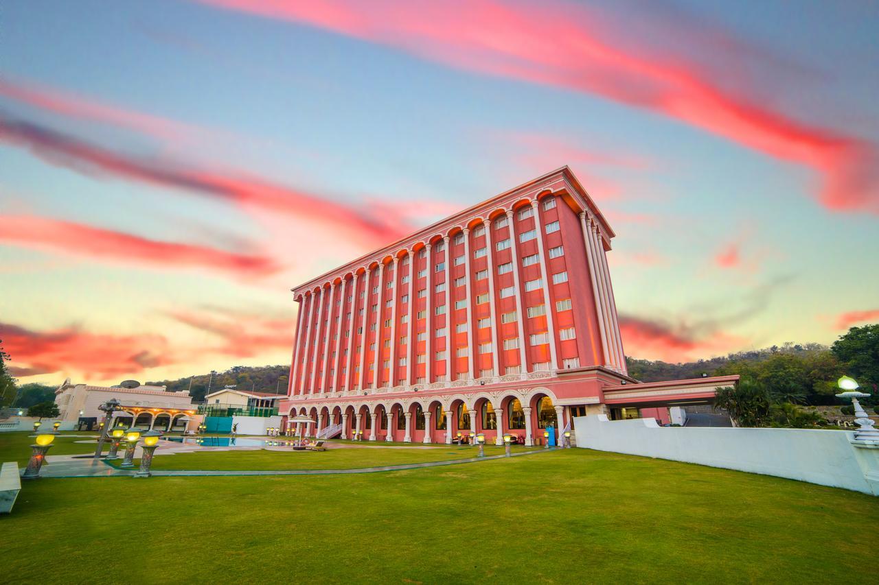 Ramoji Film City- Sitara Luxury Hotel Pedda Ambarpet 외부 사진